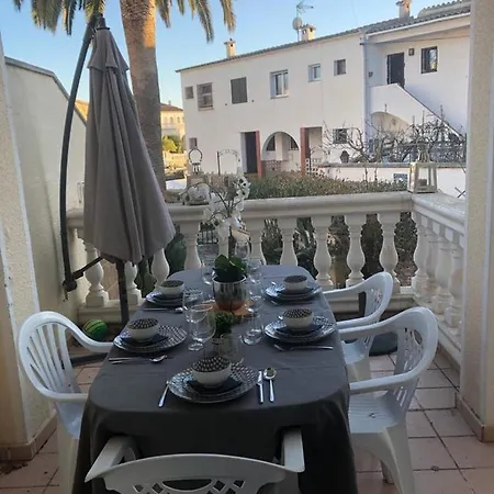 8 - 10 Personnes Avec Piscine Villa