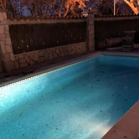 8 - 10 Personnes Avec Piscine