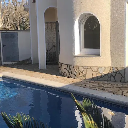 8 - 10 Personnes Avec Piscine * Empuriabrava