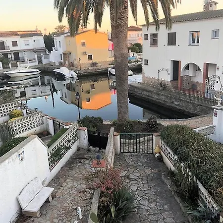 8 - 10 Personnes Avec Piscine *