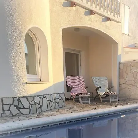 Villa 8 - 10 Personnes Avec Piscine