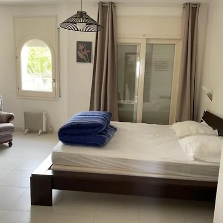 Villa 8 - 10 Personnes Avec Piscine *