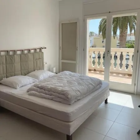 8 - 10 Personnes Avec Piscine * Empuriabrava